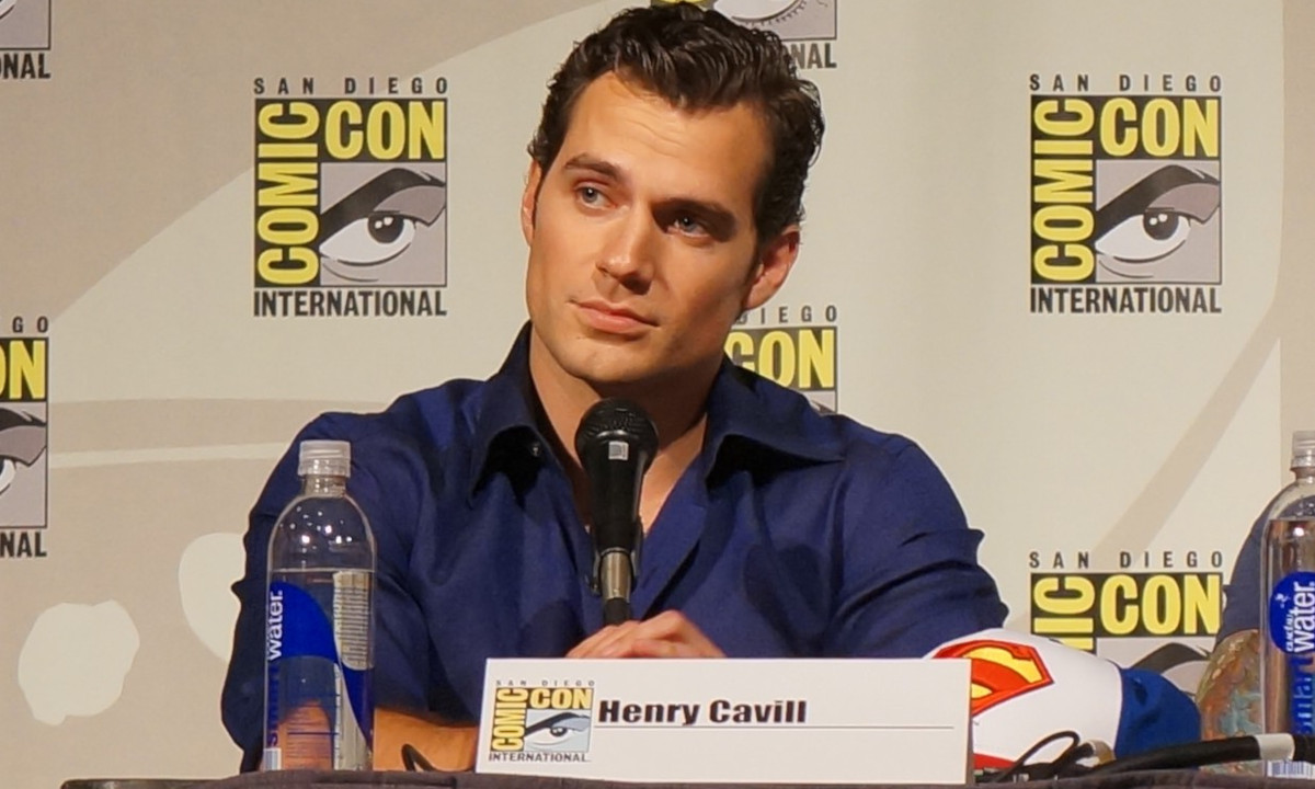 Henry Cavill não para: vai fazer "Warhammer 40.000" na Amazon