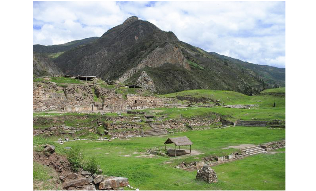 fotografia de Chavín de Huántar, onde arqueólogos encontraram e exploraram uma passagem subterrânea