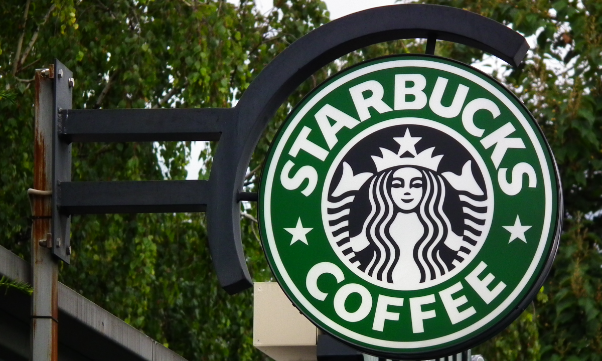 Starbucks (Imagem: 4028mdk09/Wikimedia Commons)