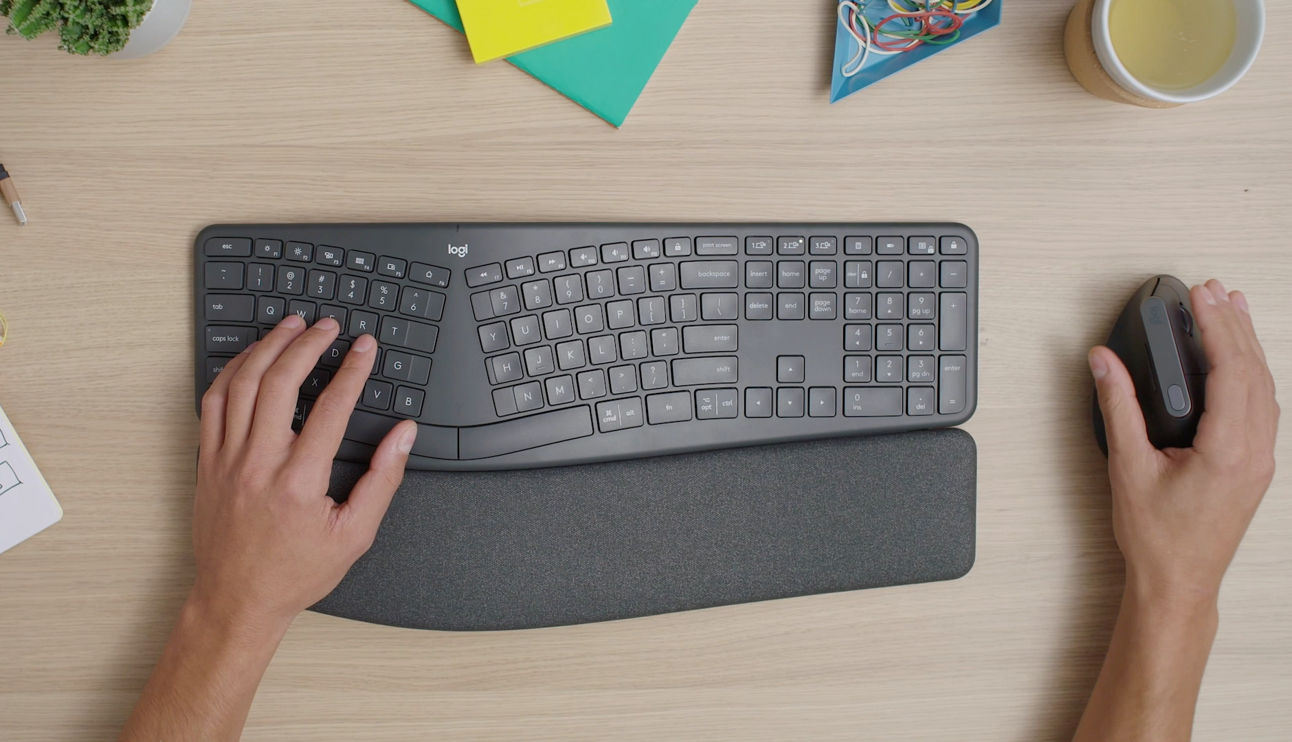 Digite com mais ergonomia: Teclado Logitech Ergo está 10% off