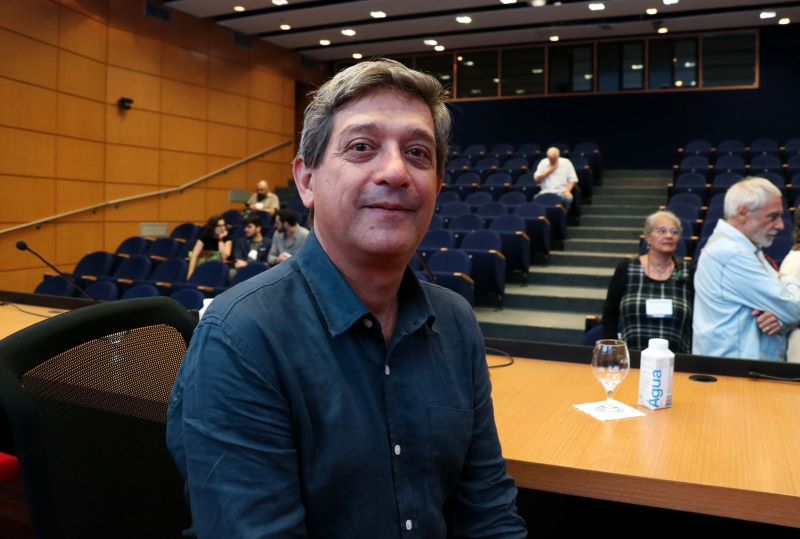  Eduardo Neves, diretor do MAE-USP 